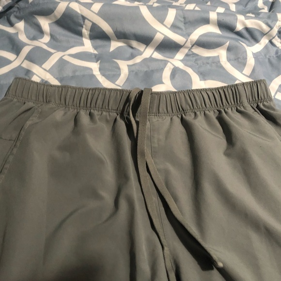 WOMENS medium gray basketball shorts - Picture 7 of 10